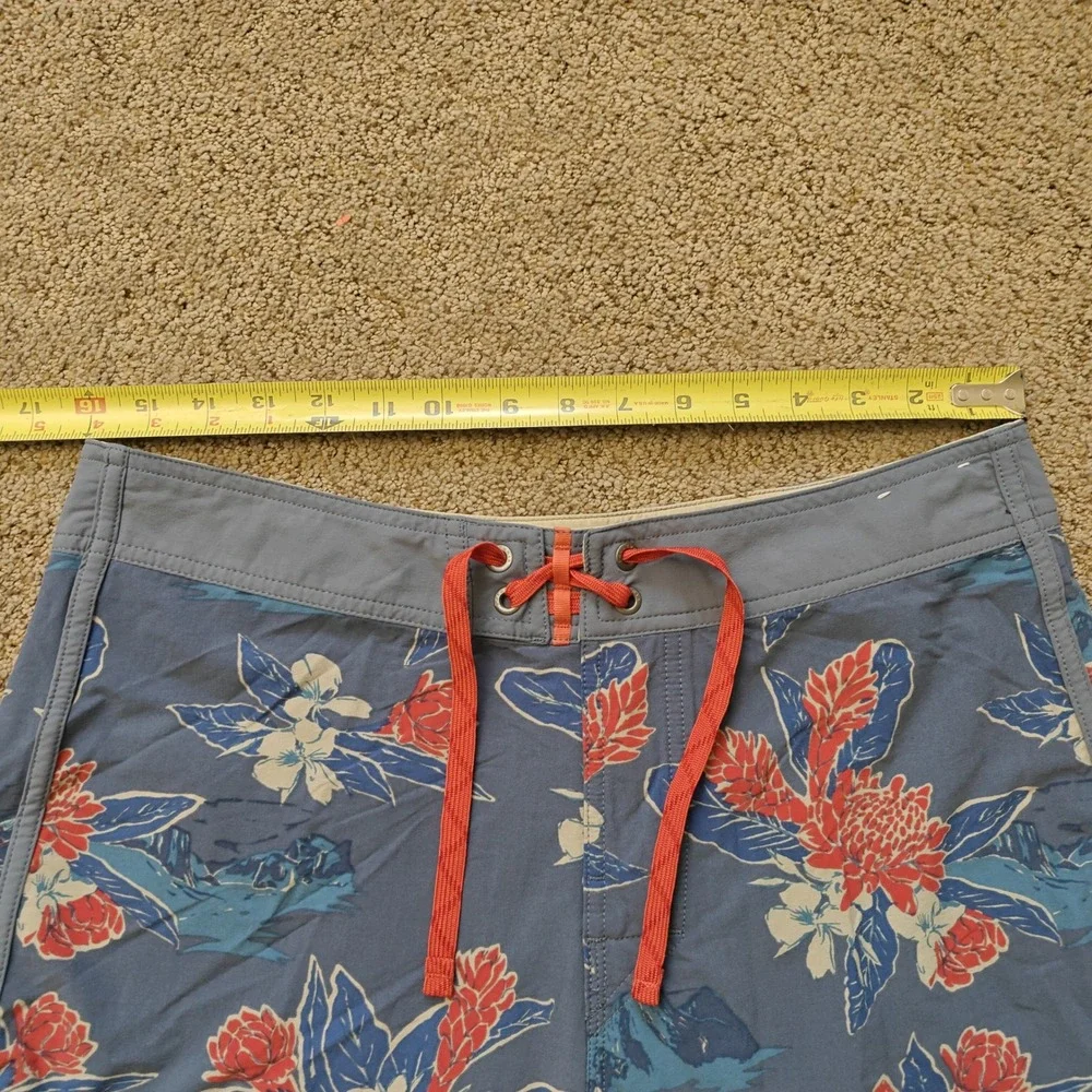 Patagonia‎ Mens 32 Board Shorts Blue Floral Tropical Scalloped Hem Stretch Swim